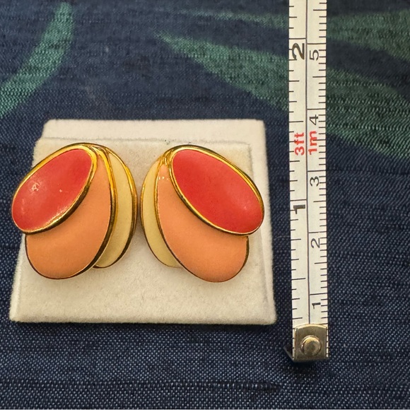 Vintage Napier Pink Enamel Layered Earrings | 1980s Gold Statement Jewelry - Picture 5 of 7